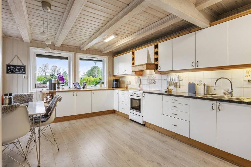 Hyggelig Enebolig Pa Notteroy, Rett Ved Golfbane Villa Exterior photo